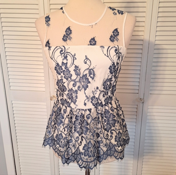 Devlin Embroidery Lace Peplum Top Small NWOT *P - Picture 2 of 6